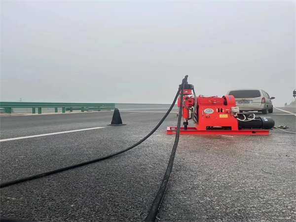 岳麓马路路基路面开裂下沉注浆加固灌浆